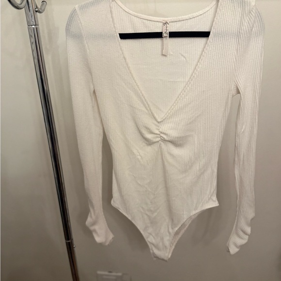 Free People Ribbed White V-Neck Bodysuit - Picture 8 of 8